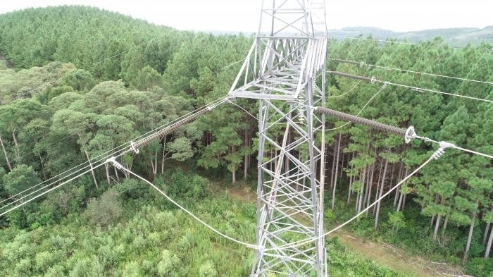 INSPEÇÃO DETALHADA EM LINHAS DE TRANSMISSÃO COM DRONE SÃO PAULO