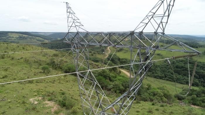 INSPEÇÃO DETALHADA EM LINHAS DE TRANSMISSÃO RIO GRANDE DO SUL