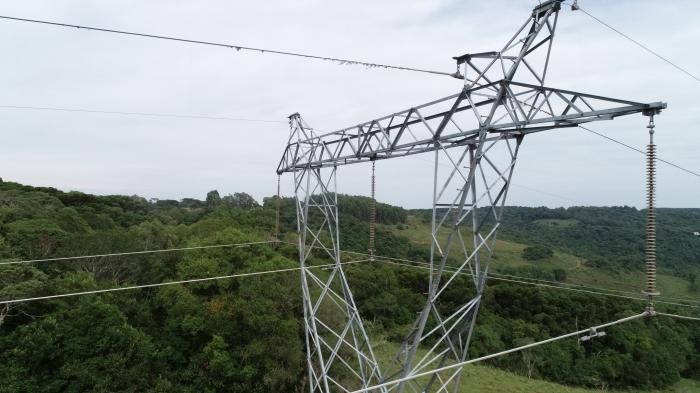 INSPEÇÃO DETALHADA EM LINHAS DE TRANSMISSÃO COM DRONE SÃO PAULO