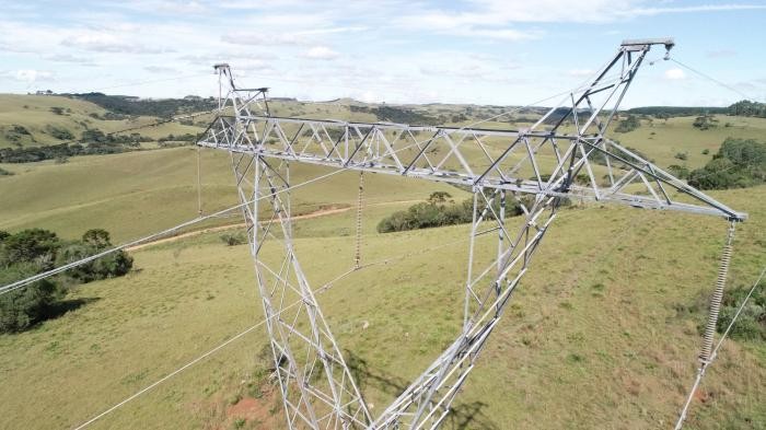 INSPEÇÃO DETALHADA EM LINHAS DE TRANSMISSÃO RIO GRANDE DO SUL