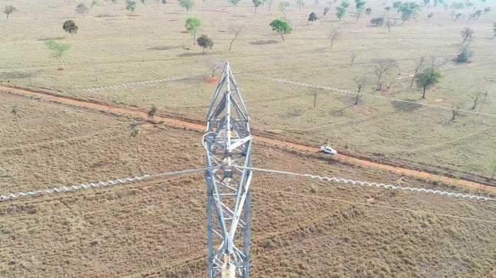 INSPEÇÃO DETALHADA EM LINHAS DE TRANSMISSÃO COM DRONE GÓIAS