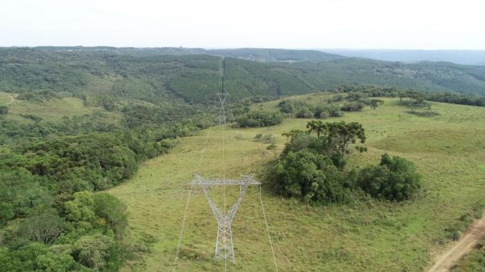INSPEÇÃO DETALHADA EM LINHAS DE TRANSMISSÃO RIO GRANDE DO SUL